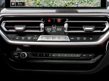 BMW X4 M40i M SPORT AHK PANO DA PROF HuD H K