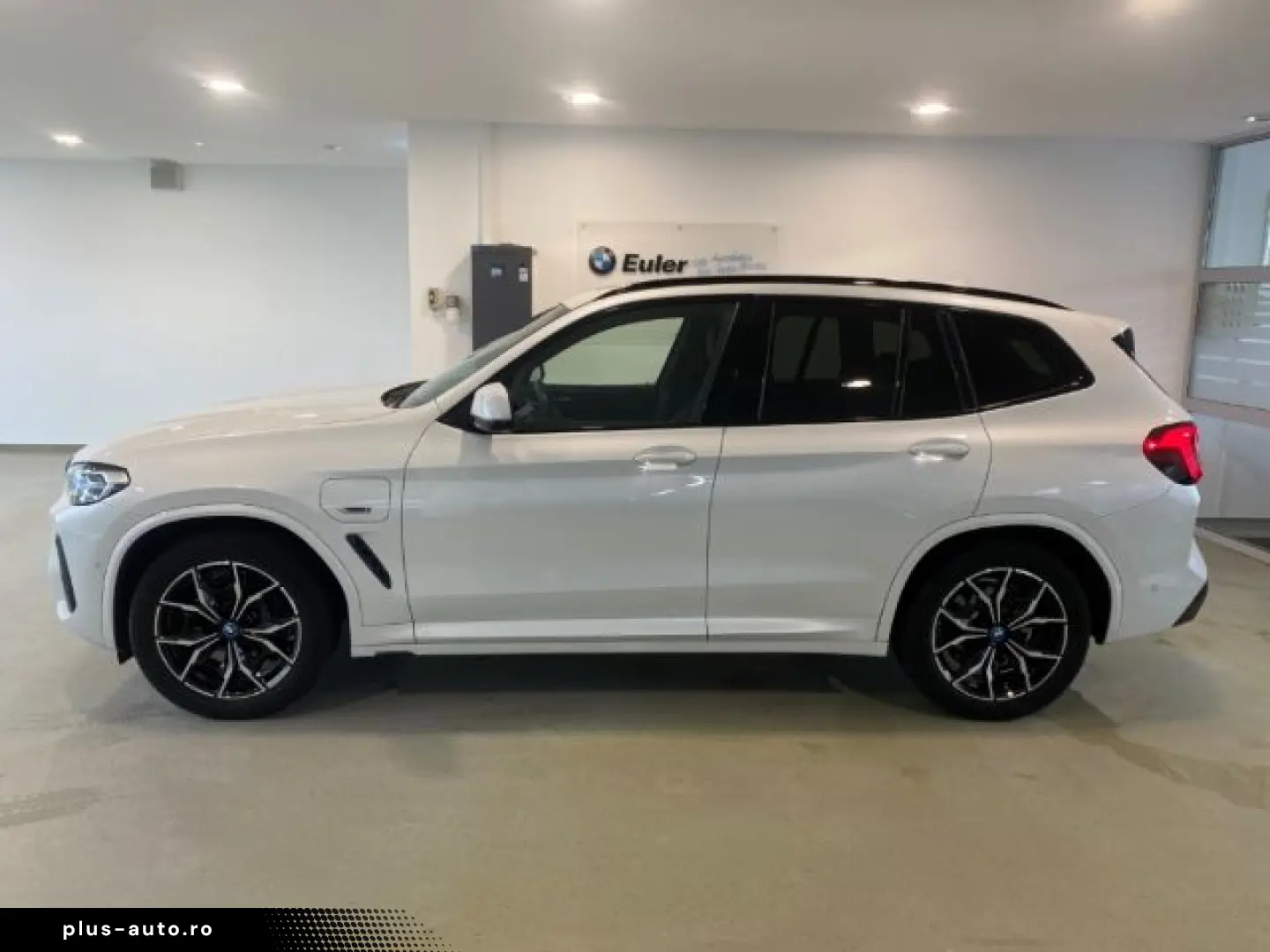 BMW X3 xDrive 30e M Sportpaket HUD AHK Navi Leder BM