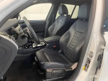 BMW X3 xDrive 30e M Sportpaket HUD AHK Navi Leder BM