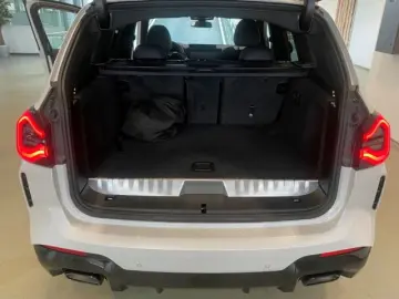 BMW X3 xDrive 30e M Sportpaket HUD AHK Navi Leder BM