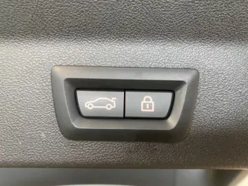 BMW X3 xDrive 30e M Sportpaket HUD AHK Navi Leder BM