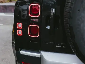 Land Rover Defender 110 – 2020