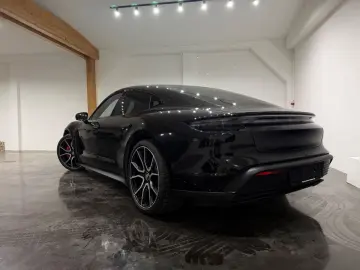 PORSCHE Taycan 4 S Massage Bose Head Up Display