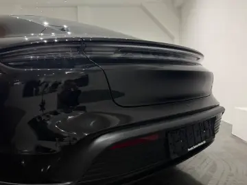 PORSCHE Taycan 4 S Massage Bose Head Up Display