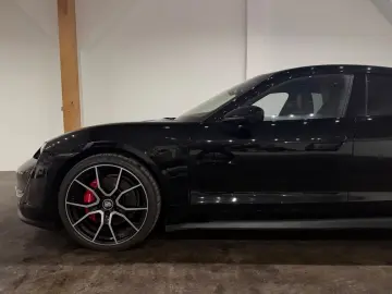 PORSCHE Taycan 4 S Massage Bose Head Up Display