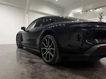 PORSCHE Taycan 4 S Massage Bose Head Up Display