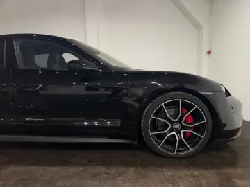 PORSCHE Taycan 4 S Massage Bose Head Up Display