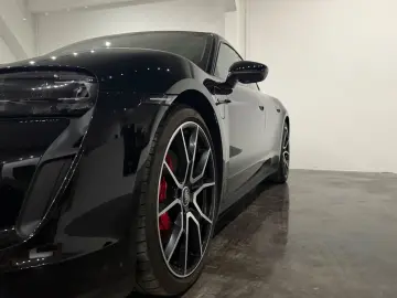 PORSCHE Taycan 4 S Massage Bose Head Up Display