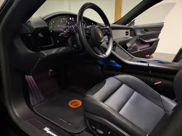 PORSCHE Taycan 4 S Massage Bose Head Up Display