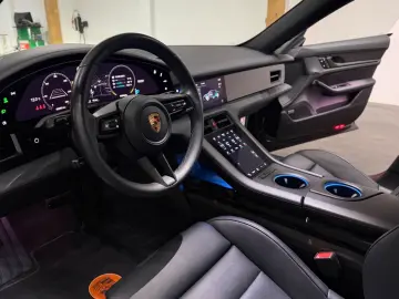 PORSCHE Taycan 4 S Massage Bose Head Up Display