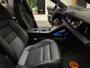 PORSCHE Taycan 4 S Massage Bose Head Up Display