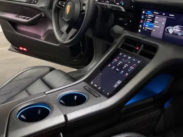 PORSCHE Taycan 4 S Massage Bose Head Up Display