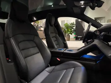 PORSCHE Taycan 4 S Massage Bose Head Up Display