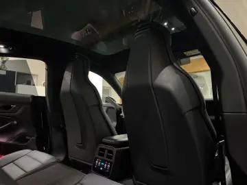 PORSCHE Taycan 4 S Massage Bose Head Up Display