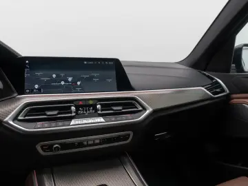 BMW X5 xD30d M Sport Panorama HUD DispKey Individual