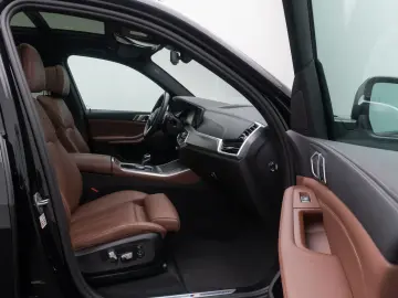 BMW X5 xD30d M Sport Panorama HUD DispKey Individual