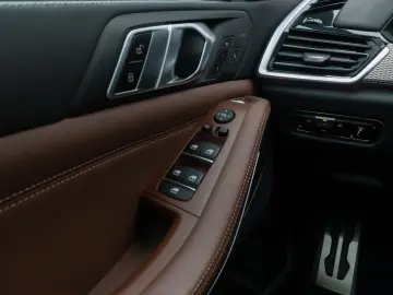 BMW X5 xD30d M Sport Panorama HUD DispKey Individual