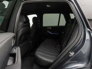 BMW X5 xD30d M Sport HUD DAB DisplayKey HiFi 22Zoll
