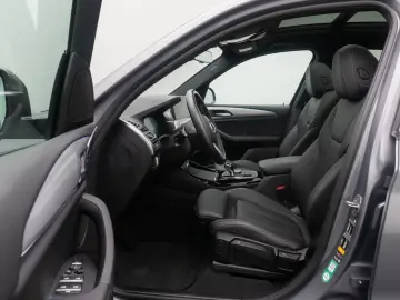 BMW X3 xD30e Alarm DAB HiFi Kamera Sportsitz Panoram