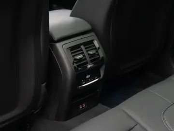 BMW X3 xD30e Alarm DAB HiFi Kamera Sportsitz Panoram