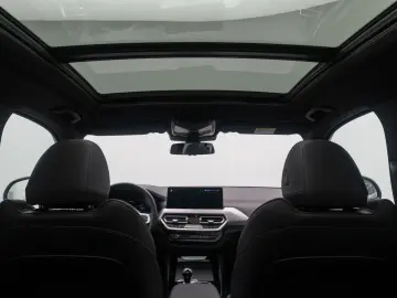 BMW X3 xD30e Alarm DAB HiFi Kamera Sportsitz Panoram