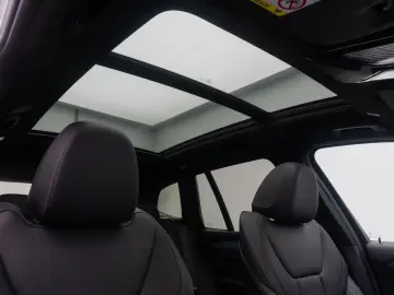 BMW X3 xD30e Alarm DAB HiFi Kamera Sportsitz Panoram