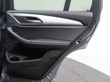 BMW X3 xD30e Alarm DAB HiFi Kamera Sportsitz Panoram