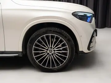 Mercedes-Benz GLC 400e 4MATIC 2023  Plug-in Hybrid 381 CP