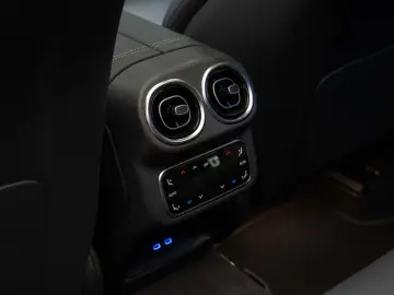 Mercedes-Benz GLC 400e 4MATIC 2023  Plug-in Hybrid 381 CP