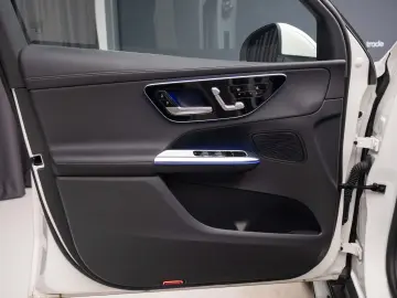 Mercedes-Benz GLC 400e 4MATIC 2023  Plug-in Hybrid 381 CP