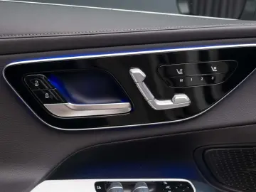 Mercedes-Benz GLC 400e 4MATIC 2023  Plug-in Hybrid 381 CP