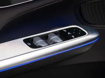 Mercedes-Benz GLC 400e 4MATIC 2023  Plug-in Hybrid 381 CP