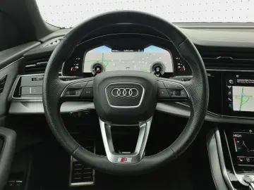 AUDI Q8 SUV TFSI e S line Navi Matrix Alu B&O HUD PDC