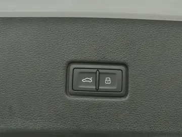 AUDI Q8 SUV TFSI e S line Navi Matrix Alu B&O HUD PDC