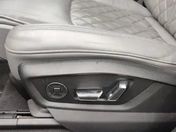 AUDI Q8 SUV TFSI e S line Navi Matrix Alu B&O HUD PDC