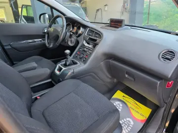 Peugeot 5008 Benzina 1.6 2010 Manuala