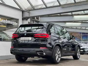 BMW X5 xDrive30d 7-Sitzer LuftFW HUD 2 JAHRE GARANTI