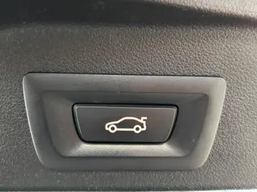 BMW X5 xDrive30d 7-Sitzer LuftFW HUD 2 JAHRE GARANTI