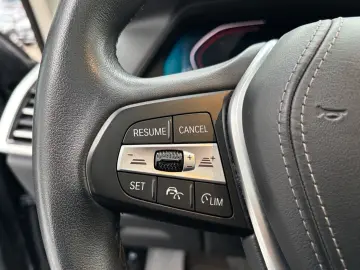 BMW X5 xDrive30d 7-Sitzer LuftFW HUD 2 JAHRE GARANTI