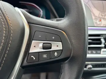 BMW X5 xDrive30d 7-Sitzer LuftFW HUD 2 JAHRE GARANTI