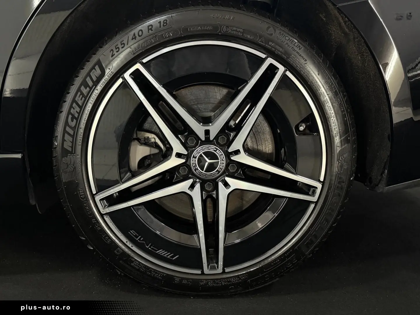 MERCEDES-BENZ C 300 e AMG-LINE  HUD 360 PANO SPUR TOTW LED