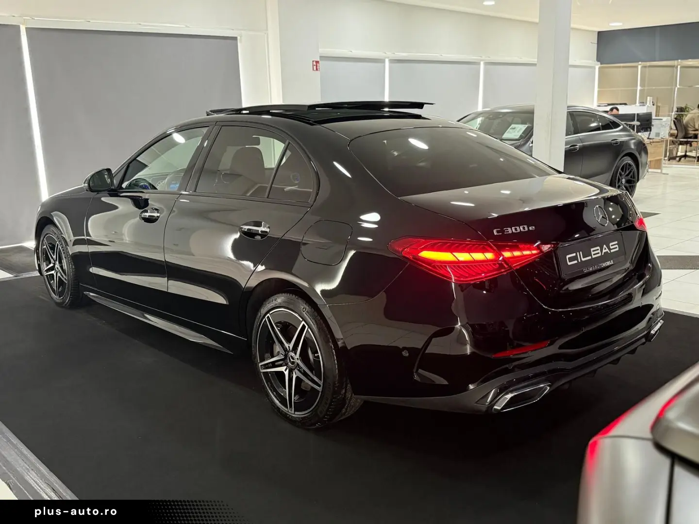 MERCEDES-BENZ C 300 e AMG-LINE  HUD 360 PANO SPUR TOTW LED