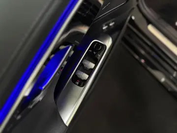 MERCEDES-BENZ C 300 e AMG-LINE  HUD 360 PANO SPUR TOTW LED