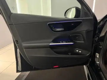 MERCEDES-BENZ C 300 e AMG-LINE  HUD 360 PANO SPUR TOTW LED