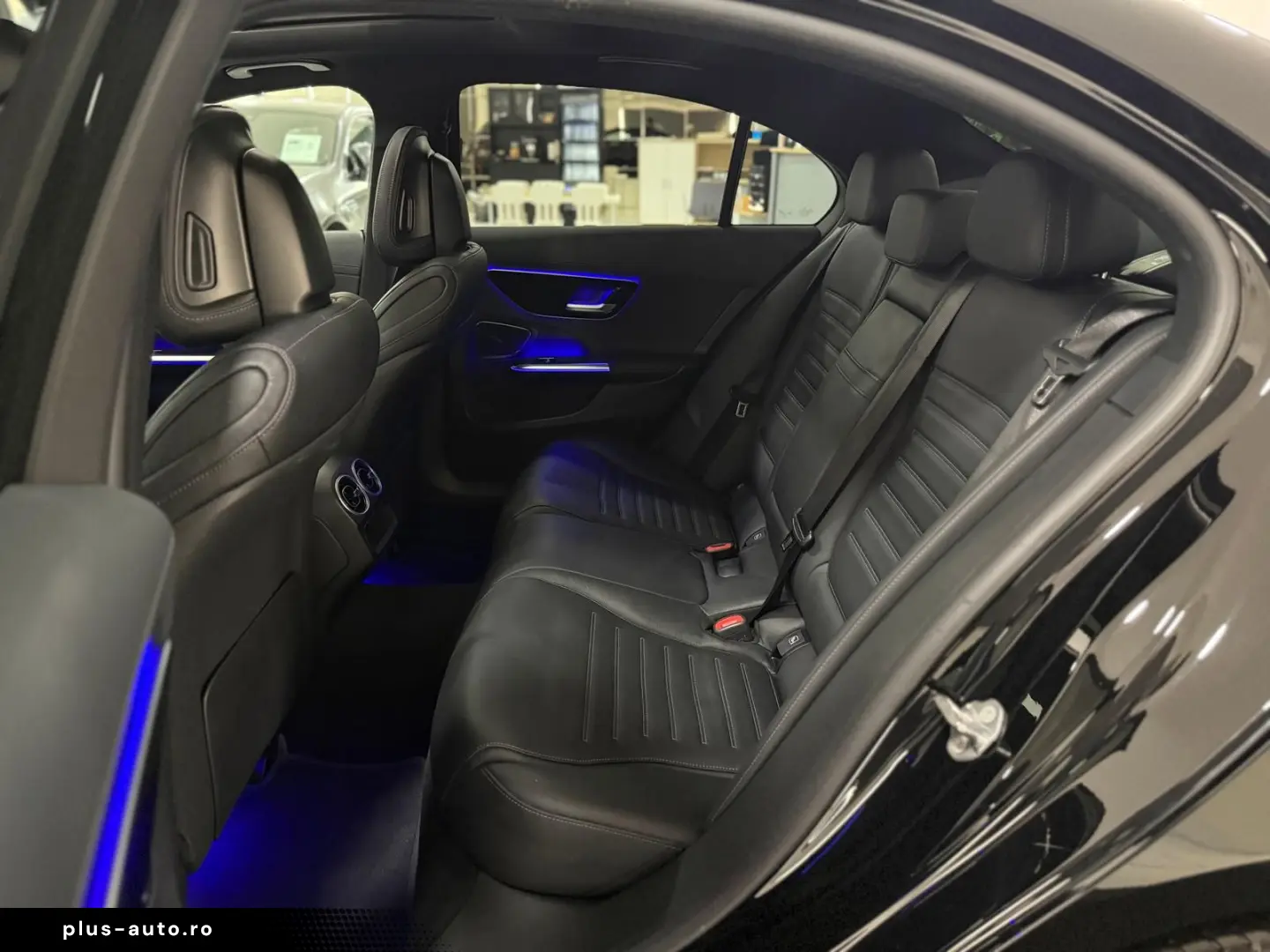 MERCEDES-BENZ C 300 e AMG-LINE  HUD 360 PANO SPUR TOTW LED