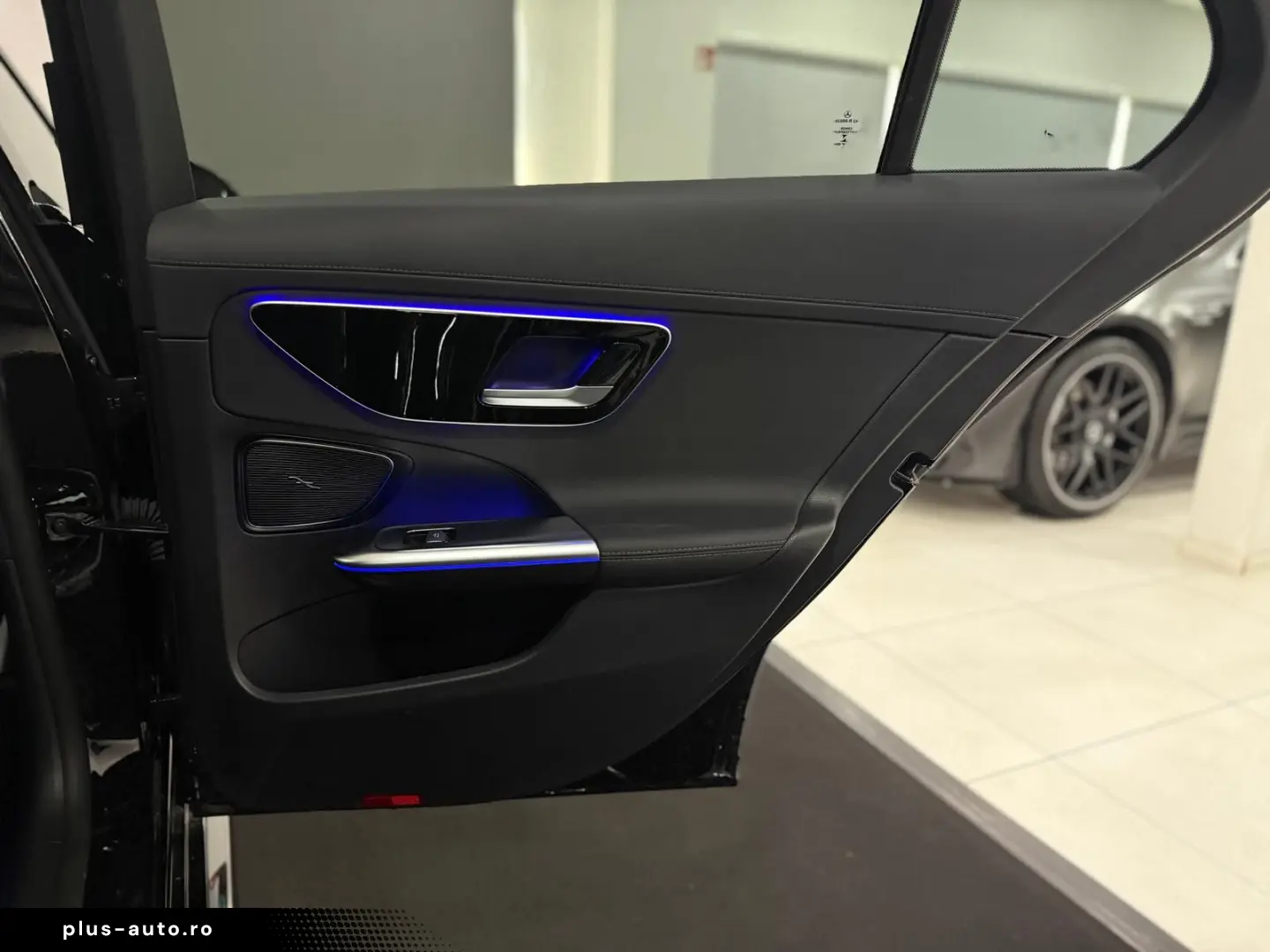 MERCEDES-BENZ C 300 e AMG-LINE  HUD 360 PANO SPUR TOTW LED