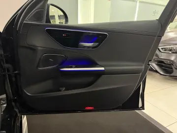 MERCEDES-BENZ C 300 e AMG-LINE  HUD 360 PANO SPUR TOTW LED