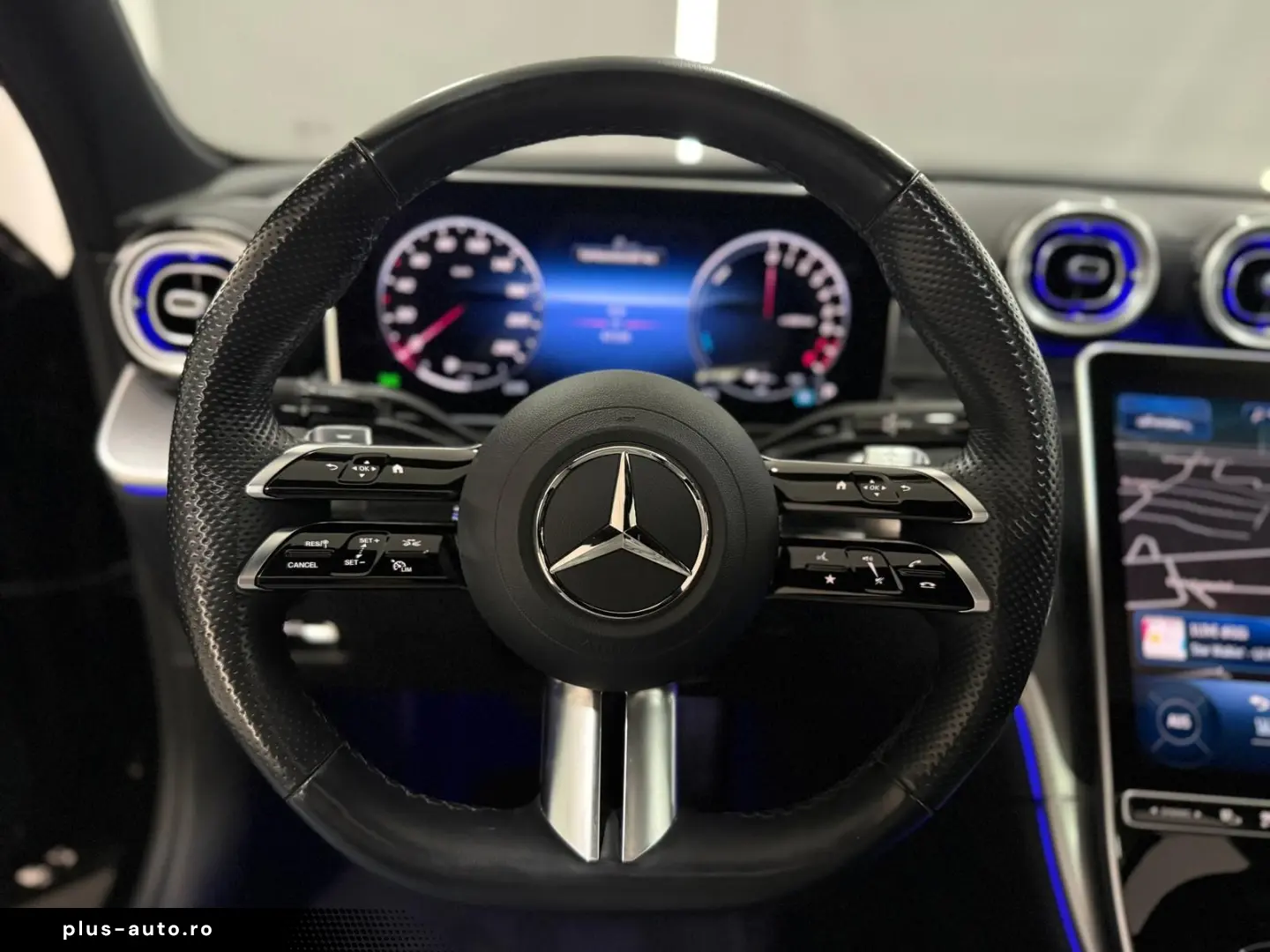 MERCEDES-BENZ C 300 e AMG-LINE  HUD 360 PANO SPUR TOTW LED