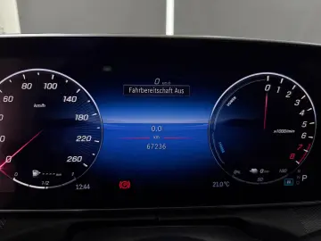 MERCEDES-BENZ C 300 e AMG-LINE  HUD 360 PANO SPUR TOTW LED