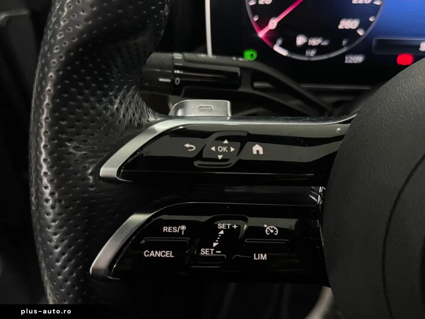 MERCEDES-BENZ C 200d  AMG-LINE PANO NIGHT AMBI